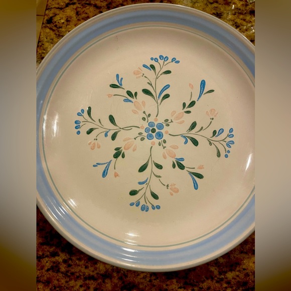 All for just $160.00. Fascinating Fascino Stoneware - Picture 1 of 5